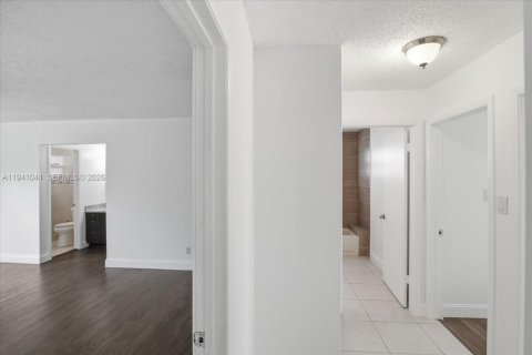 House in Sunrise, Florida 3 bedrooms, 165.64 sq.m. № 2000422 - photo 26