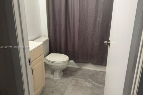 Condominio en alquiler en Sunrise, Florida, 1 dormitorio, 70.05 m2 № 2042997 - foto 20