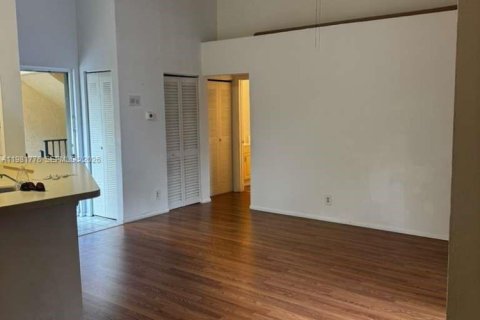 Condo in Sunrise, Florida, 1 bedroom  № 2042997 - photo 9