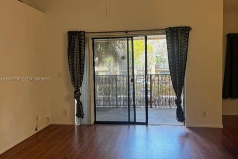 Condo in Sunrise, Florida, 1 bedroom  № 2042997 - photo 11