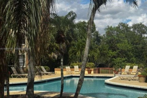 Condominio en alquiler en Sunrise, Florida, 1 dormitorio, 70.05 m2 № 2042997 - foto 23