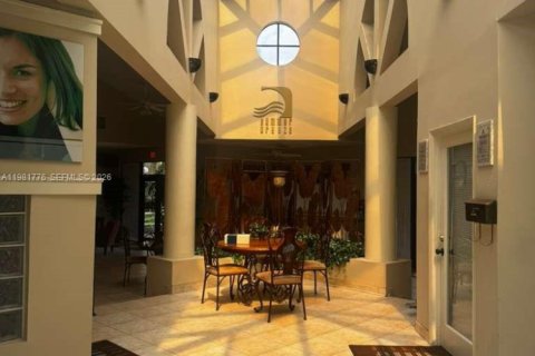 Condominio en alquiler en Sunrise, Florida, 1 dormitorio, 70.05 m2 № 2042997 - foto 25