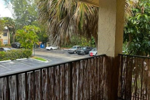 Condo in Sunrise, Florida, 1 bedroom  № 2042997 - photo 6