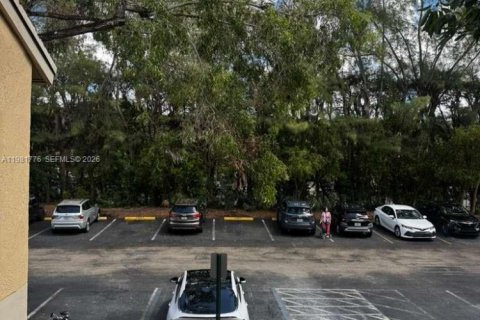 Condo in Sunrise, Florida, 1 bedroom  № 2042997 - photo 3