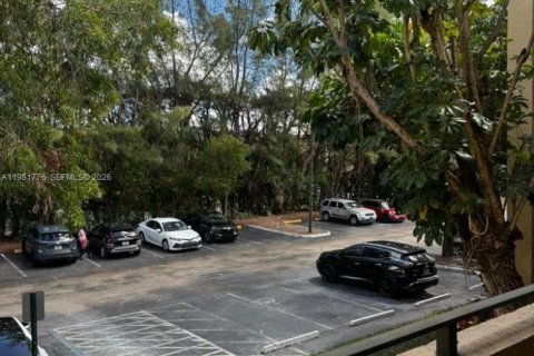 Condo in Sunrise, Florida, 1 bedroom  № 2042997 - photo 4