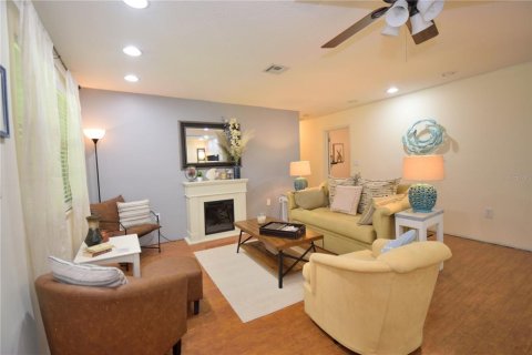 House in Cocoa, Florida 4 bedrooms, 187.48 sq.m. № 1883730 - photo 4