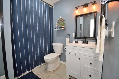 House in Cocoa, Florida 4 bedrooms, 187.48 sq.m. № 1883730 - photo 16