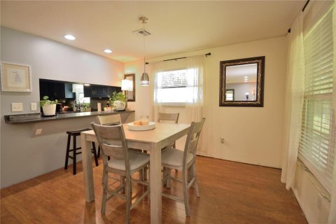 House in Cocoa, Florida 4 bedrooms, 187.48 sq.m. № 1883730 - photo 7