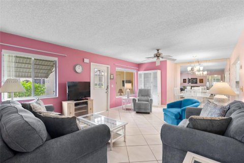 Condo in Greenacres, Florida, 2 bedrooms  № 1862762 - photo 8