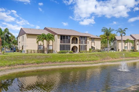 Condo in Greenacres, Florida, 2 bedrooms  № 1862762 - photo 27