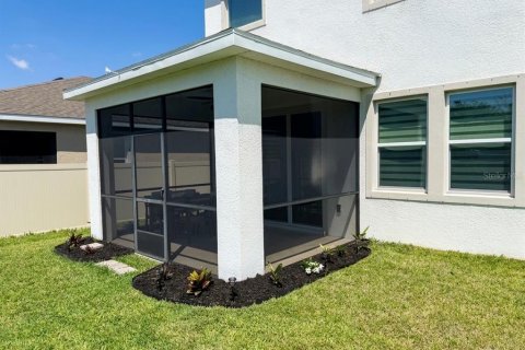 House in Wimauma, Florida 4 bedrooms, 312.34 sq.m. № 2212835 - photo 15