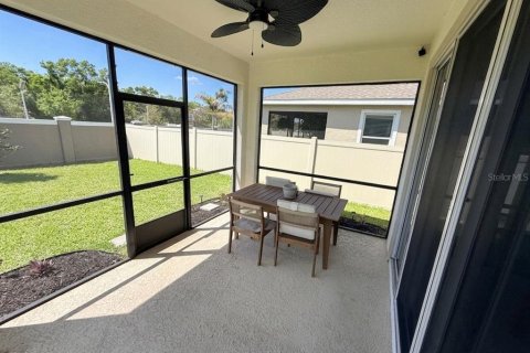 House in Wimauma, Florida 4 bedrooms, 312.34 sq.m. № 2212835 - photo 27