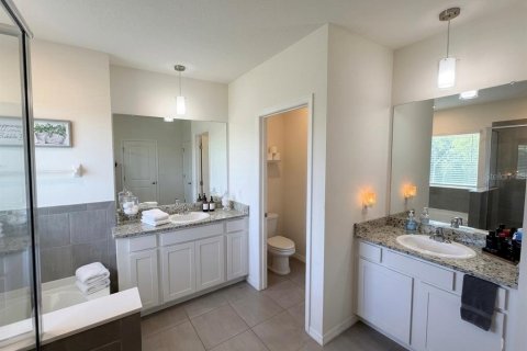 House in Wimauma, Florida 4 bedrooms, 312.34 sq.m. № 2212835 - photo 12