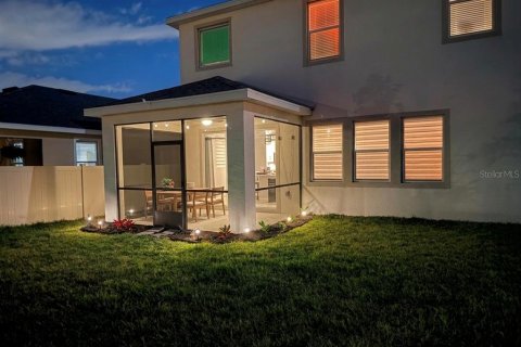 House in Wimauma, Florida 4 bedrooms, 312.34 sq.m. № 2212835 - photo 18