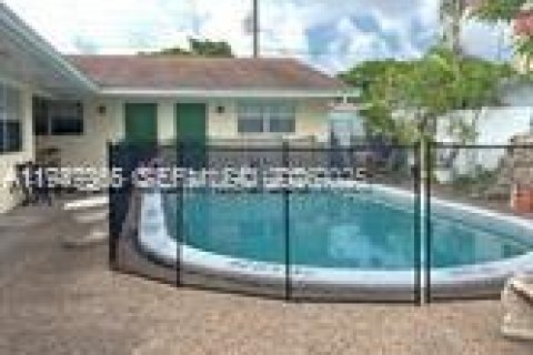 Дом в Холливуд, Флорида 1 спальня, 60.39м2 № 2003948