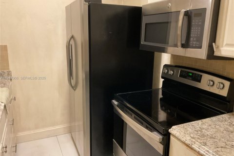 Снять в аренду виллу или дом в Холливуд, Флорида 1 спальня, 60.39м2, № 2003948 - фото 3