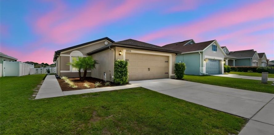 Casa en Brooksville, Florida 3 dormitorios, 134.34 m2 № 2203693