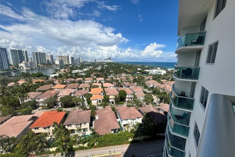 Кондоминиум с 1 спальней в Санни-Айлс-Бич, Флорида № 2014397