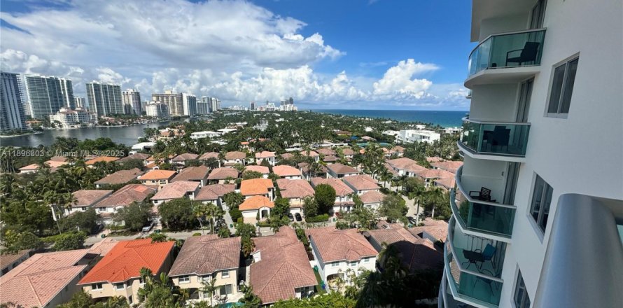 Кондоминиум с 1 спальней в Санни-Айлс-Бич, Флорида № 2014397