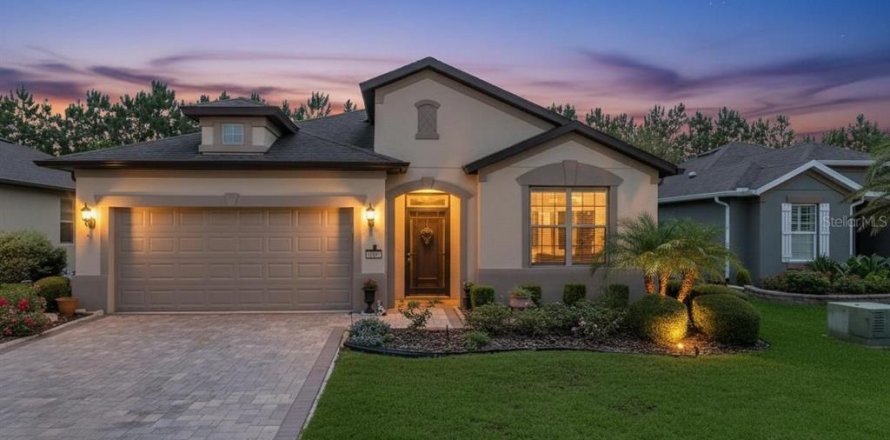 House in Ocala, Florida 2 bedrooms, 156.73 sq.m. № 2239694
