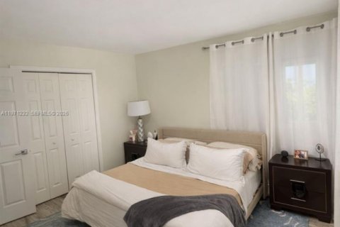 Immobilier commercial à vendre à Miami, Floride: 265.7 m2 № 2051535 - photo 7