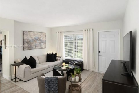 Immobilier commercial à vendre à Miami, Floride: 265.7 m2 № 2051535 - photo 5