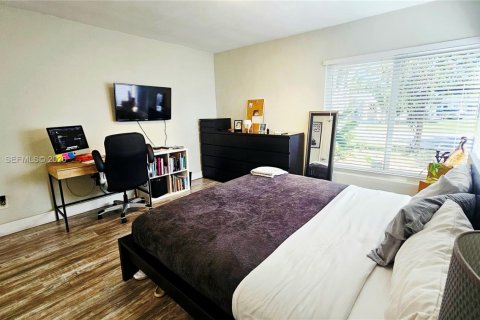 Immobilier commercial à vendre à Miami, Floride: 265.7 m2 № 2051535 - photo 16