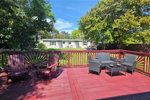 Immobilier commercial à vendre à Miami, Floride: 265.7 m2 № 2051535 - photo 24