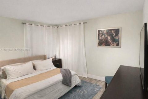 Immobilier commercial à vendre à Miami, Floride: 265.7 m2 № 2051535 - photo 8