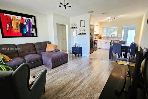 Immobilier commercial à vendre à Miami, Floride: 265.7 m2 № 2051535 - photo 13