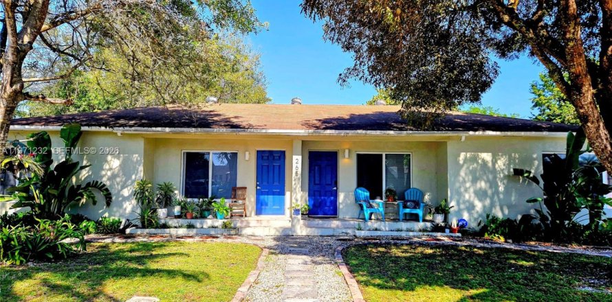 Immobilier commercial à Miami, Floride 265.7 m2 № 2051535