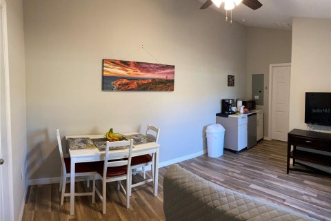 Propiedad comercial en venta en Orlando, Florida, 2 dormitorios, 178.37 m2 № 1918372 - foto 10