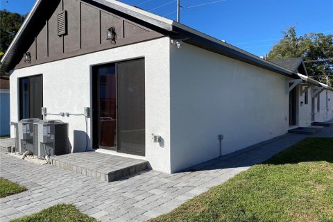 Propiedad comercial en venta en Orlando, Florida, 2 dormitorios, 178.37 m2 № 1918372 - foto 4