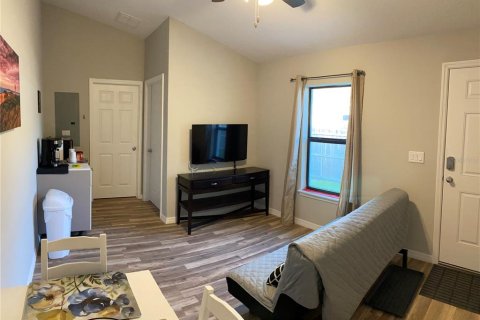 Propiedad comercial en venta en Orlando, Florida, 2 dormitorios, 178.37 m2 № 1918372 - foto 11