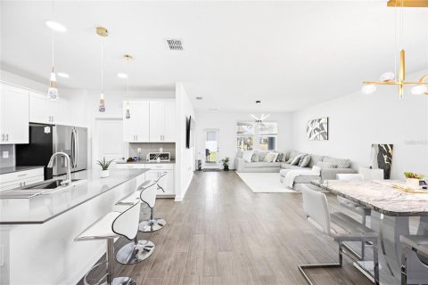 Casa en venta en Kissimmee, Florida, 4 dormitorios, 199.83 m2 № 2216108 - foto 6