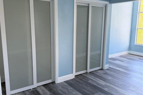 Touwnhouse à vendre à Seminole, Floride: 4 chambres, 201.97 m2 № 2095640 - photo 11