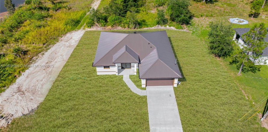 Дом в Лихай-Эйкерс, Флорида 3 спальни, 145.11м2 № 1954760