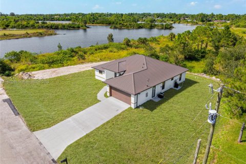 Купить виллу или дом в Лихай-Эйкерс, Флорида 3 спальни, 145.11м2, № 1954760 - фото 4