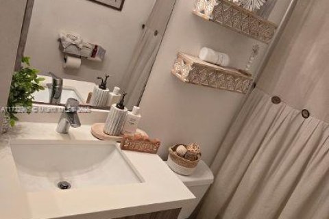 Villa ou maison à vendre à Miami, Floride: 2 chambres, 85.1 m2 № 1473826 - photo 20