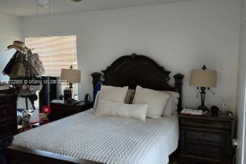 Villa ou maison à vendre à Miami, Floride: 2 chambres, 85.1 m2 № 1473826 - photo 14