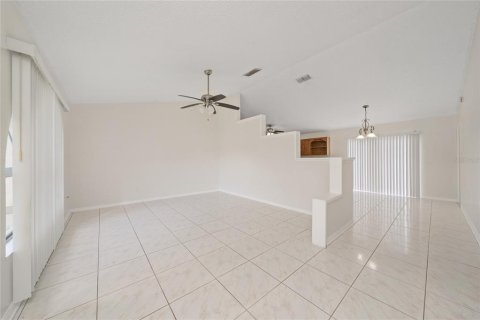 Casa en venta en Kissimmee, Florida, 3 dormitorios, 127.74 m2 № 2383853 - foto 5
