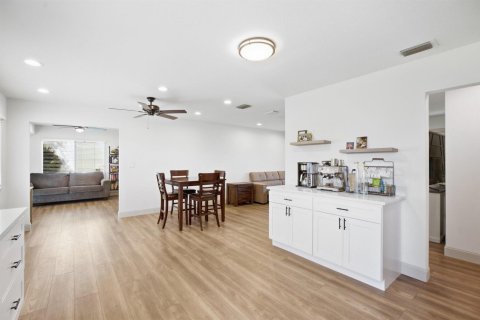 House in Port St. Lucie, Florida 3 bedrooms, 122.63 sq.m. № 2374892 - photo 7