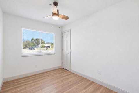 House in Port St. Lucie, Florida 3 bedrooms, 122.63 sq.m. № 2374892 - photo 14