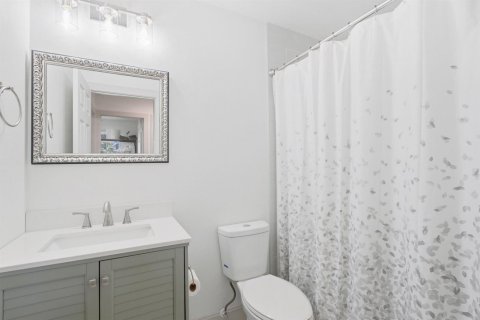 House in Port St. Lucie, Florida 3 bedrooms, 122.63 sq.m. № 2374892 - photo 17