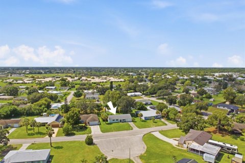 House in Port St. Lucie, Florida 3 bedrooms, 122.63 sq.m. № 2374892 - photo 28