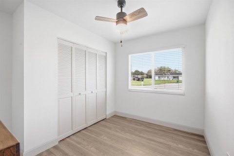 House in Port St. Lucie, Florida 3 bedrooms, 122.63 sq.m. № 2374892 - photo 15