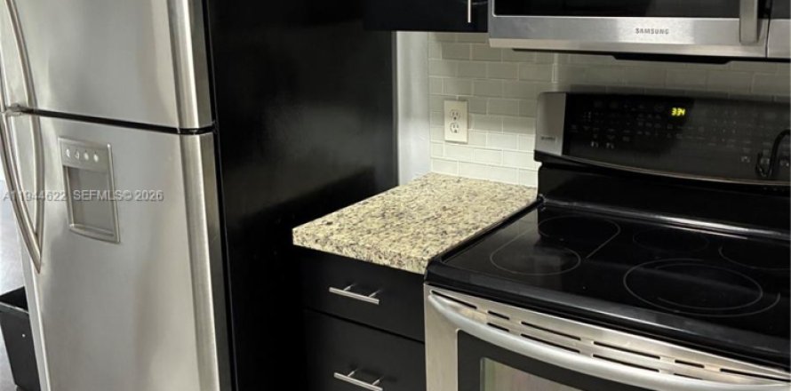 Condo in Davie, Florida, 2 bedrooms  № 2001521