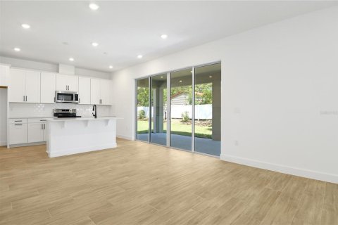 House in Mount Dora, Florida 4 bedrooms, 281.49 sq.m. № 1649340 - photo 8