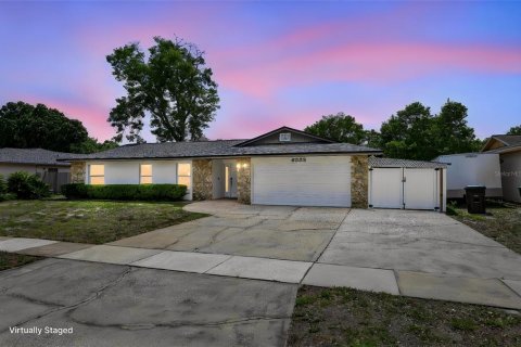 House in Orlando, Florida 3 bedrooms, 152.17 sq.m. № 2093392