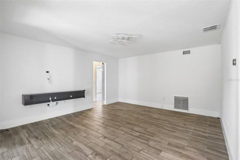 House in Orlando, Florida 3 bedrooms, 152.17 sq.m. № 2093392 - photo 19